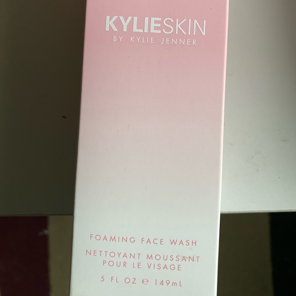 Kylie Skin Foaming Face Wash